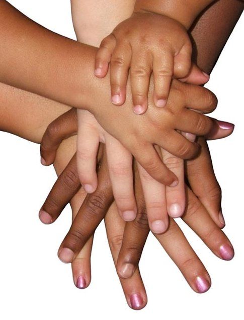 le mani (uguali)