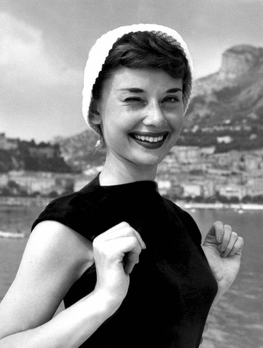 Audrey-Hepburn-al-mare
