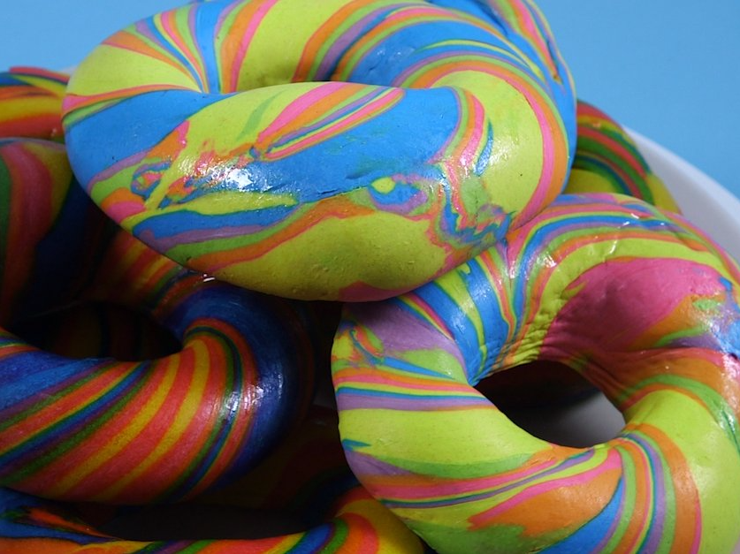 rainbow-bagel1