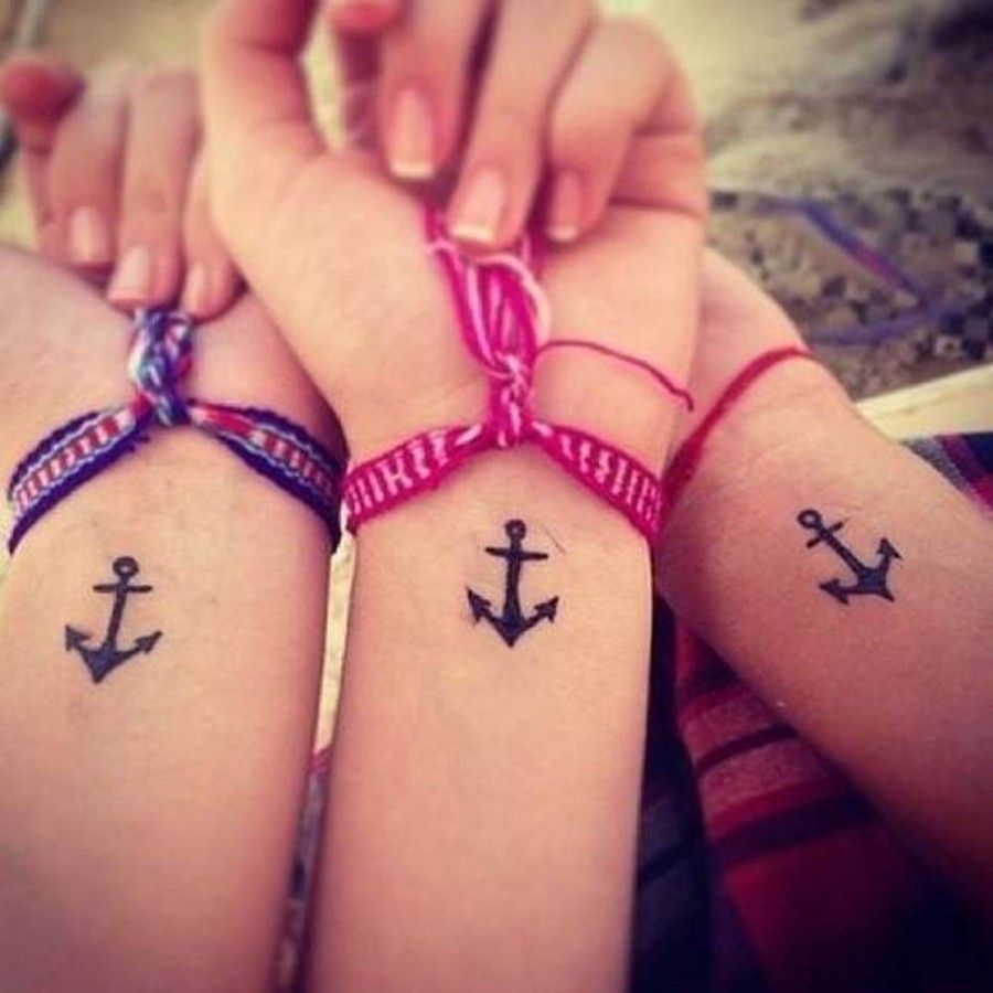 ...se sei grande, un tatuaggio con la tua migliore amica, è fuori discussione...