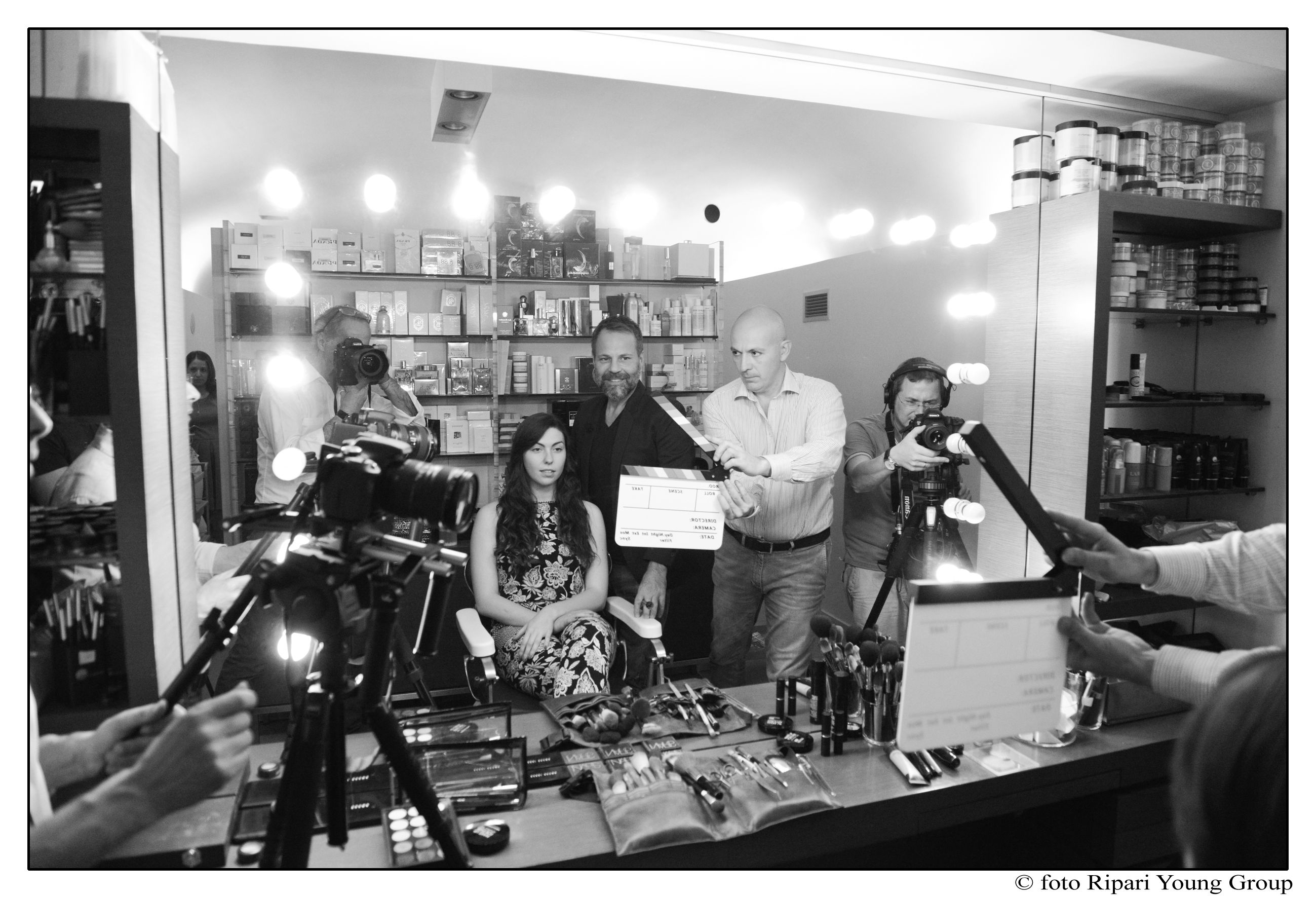 foto di RIPARI YOUNG GROUP, direttore di produzione Paolo Marra , regia Enrico Ripari, operatori Giuseppe e Hakim