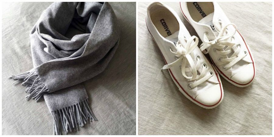 Sciarpa e scarpe da ginnastica