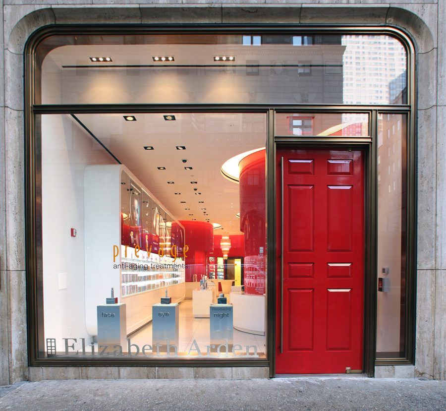 Red_Door_5th_avenue_New_York