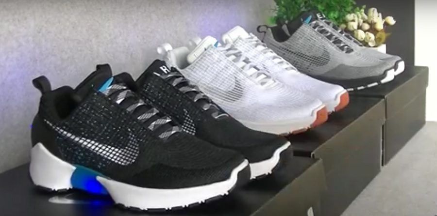 Le scarpe HyperAdapt 1.0 di Nike che si allacciano da sole