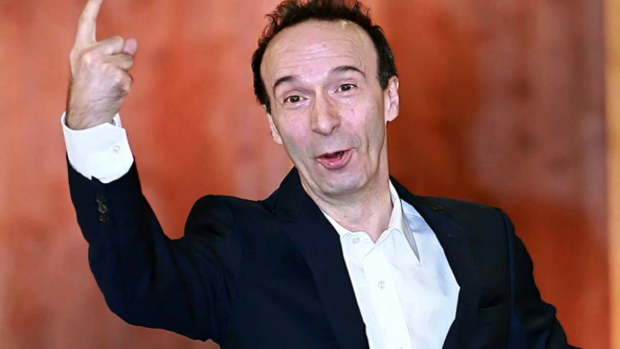 Roberto Benigni ha dichiarato che voterà sì.