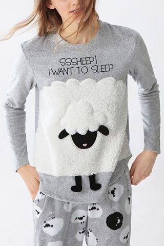 Maglia con pecora di Oysho (17,99 €)