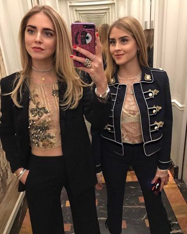 Chiara e Valentina Ferragni in Alberta Ferretti
