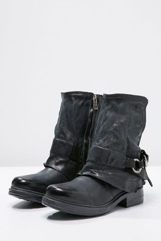 A.S. 98 (230 € - disponibili su Zalando)