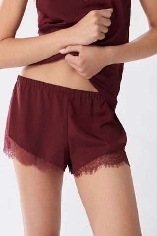 Shorts in pizzo di Oysho (12,99 €)