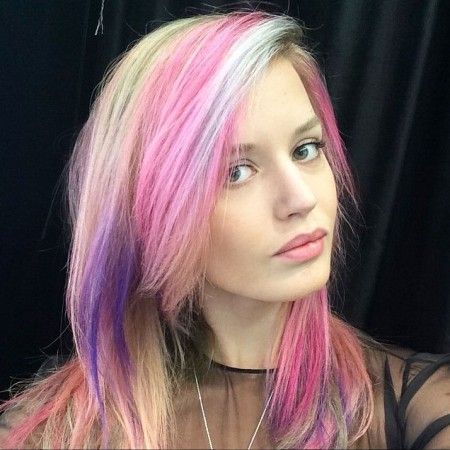 georgia-may-jagger-pink-hair-_-the-best-pink-hair-buys-_-hair-ideas-_-red-online__square