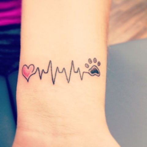 Tatuaggio dedicato ai cani con cuore