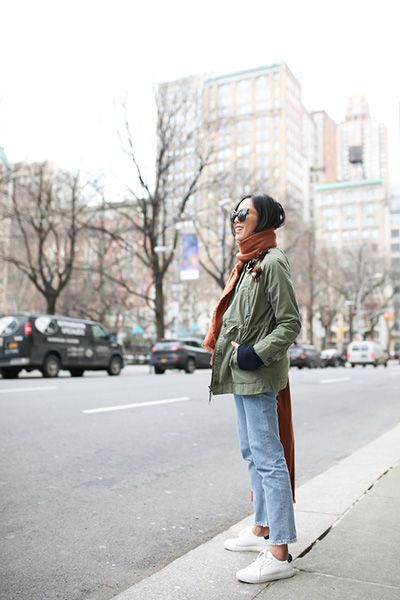 Parka, jeans e sneakers - Dal blog 9to5 chic
