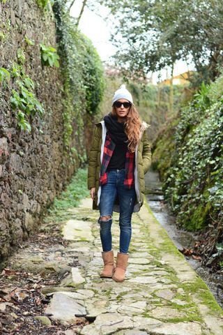 UGG e jeans strappati