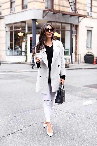 Cappotto grigio e pantaloni bianchi - Dal blog With Love from Kat