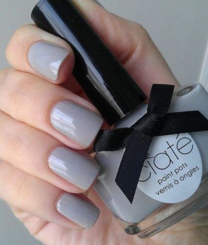 Manicure grigia