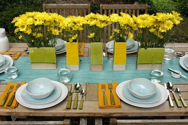 Come apparecchiare la tavola: con fiori