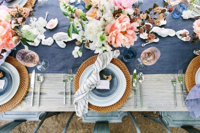 Come apparecchiare la tavola: stile floreale