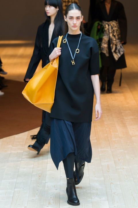 Paris Fashion Week, le maxi bag di Celine
