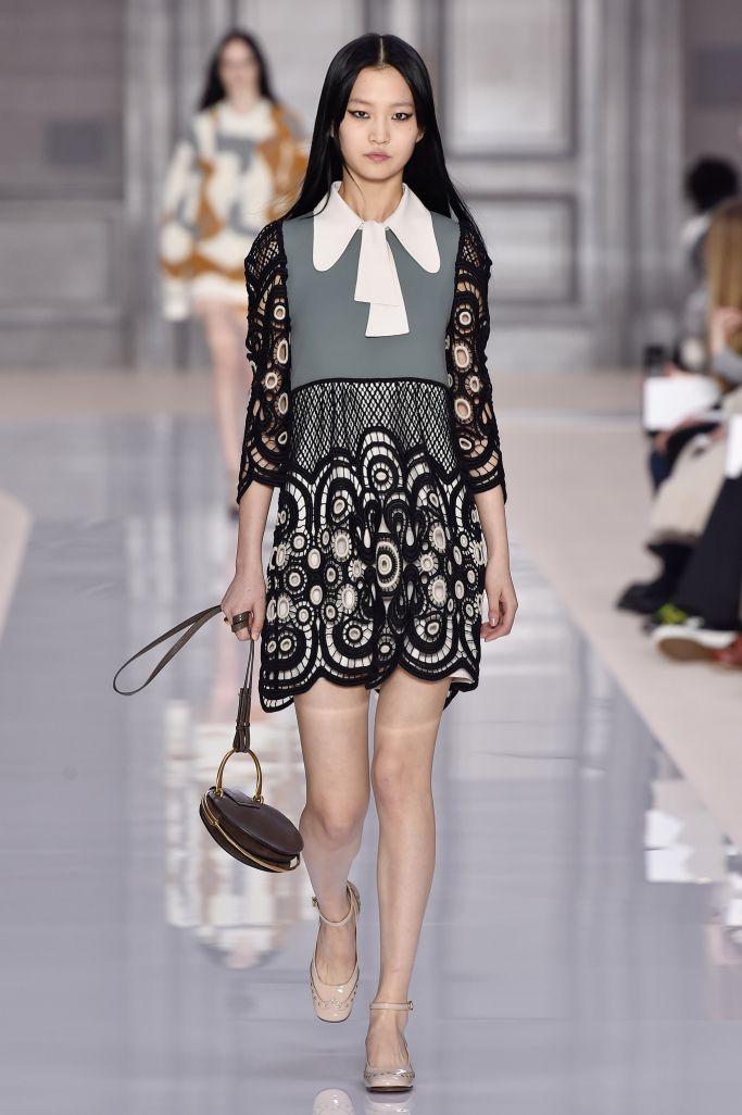Paris Fashion Week, i colletti bon ton di Celine