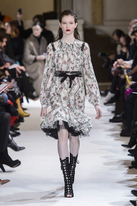 Paris Fashion Week, il romanticismo di Giambattista Valli