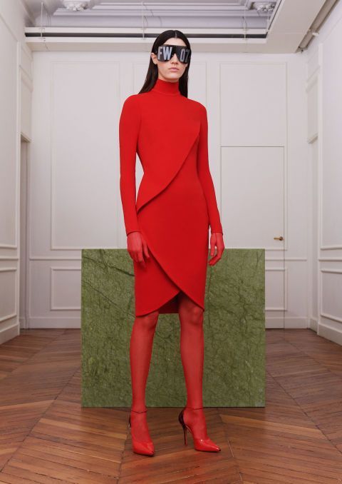 Paris Fashion Week, il total red di Givenchy