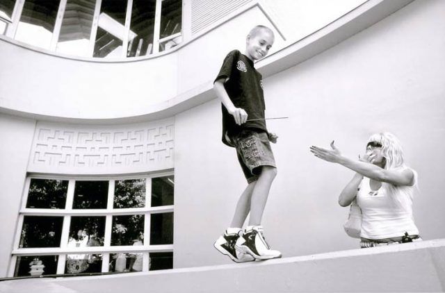 Fotografa gli ultimi momenti della vita di suo figlio. Riflettiamo sulle nostre vite e sui nostri non ce la faccio.