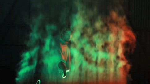 Test del velo di vapore illuminato, di Janet Echelman
