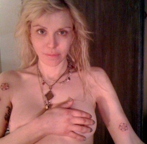 Il nudo casereccio di Courtney Love