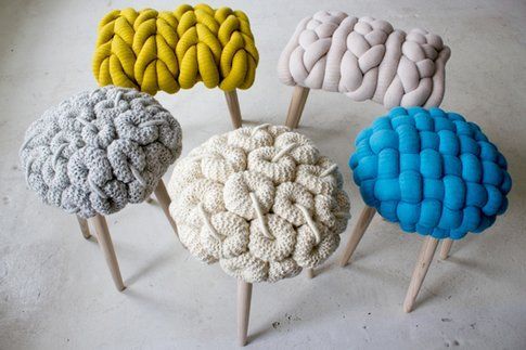 Knit Stools di Claire-Anne O'Brien