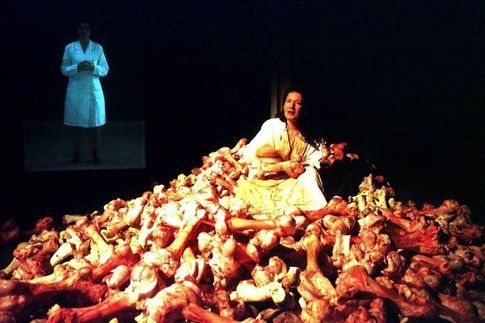 “Balkan Baroque”, Marina Abramović (1997)