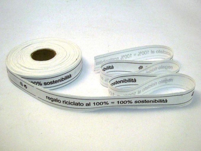 “100% regalo riciclato”: un nastro adesivo per riciclare doni