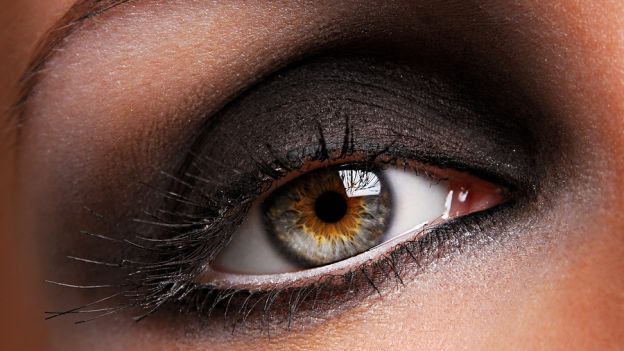 5 tutorial per imparare a realizzare uno smokey eyes