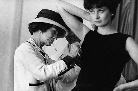 Coco Chanel al lavoro