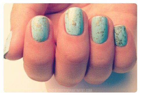 Nail art passo passo: dettagli oro