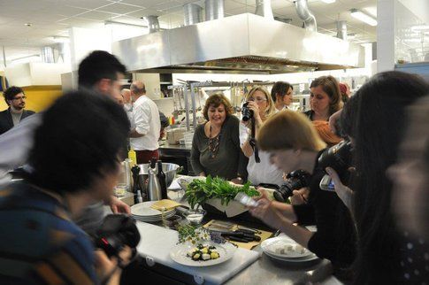 foto di lisa https://qbincucinaquantobasta.blogspot.it/ - foodblogger durante un evento