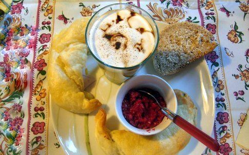 un suo piatto vegan, finta colazione per cena