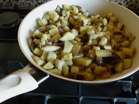 padella con melanzane a tocchetti