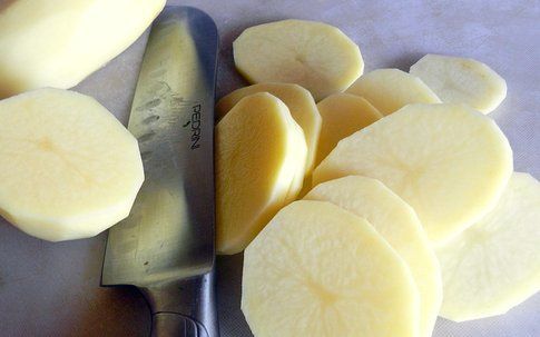 patate tagliate a fette
