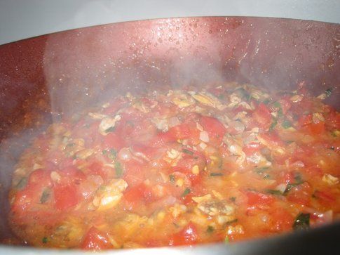 il sugo con le vongole, in preparazione