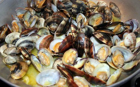 vongole aperte in padella