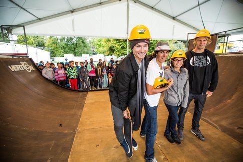 La mini è pronta. Oggi Iouri Podladtchikov, Elias Ambühl, Sina Candrian e Ramon Hunziker l'hanno inaugurata con i bimbi