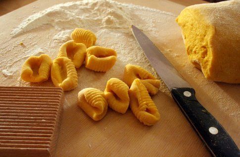 preparazione gnocchi di zucca e patate