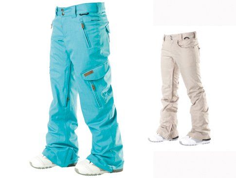 Pantaloni DC Shoes a sinistra il modello Verve a 199€, a destra il modello Ace S a 175€