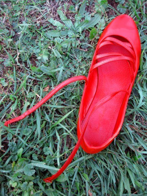Zapatos Rojos di Elina Chauvet