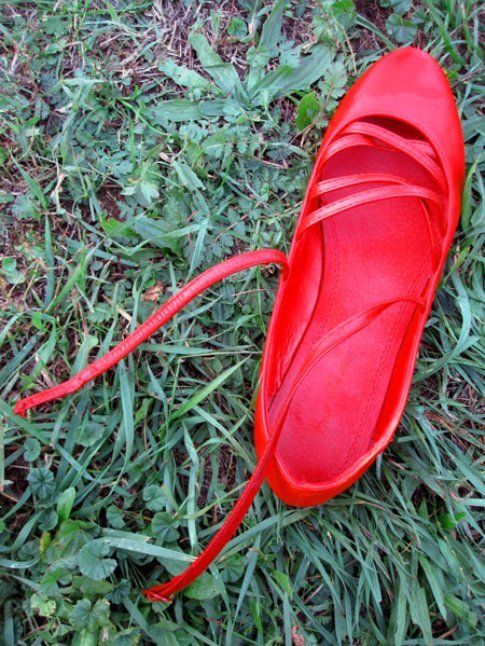Zapatos Rojos di Elina Chauvet