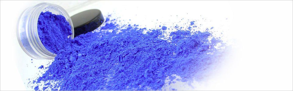 Make up in cinque mosse: blu elettrico