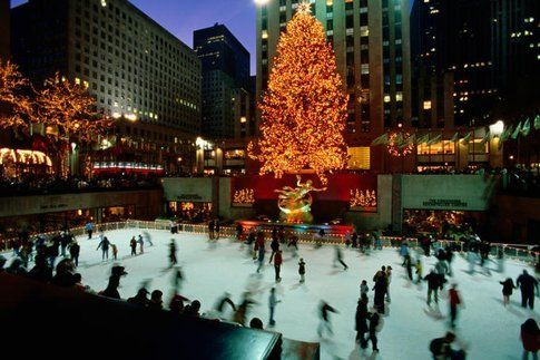 Pattinaggio sul ghiaccio al Rockfeller Center (foto Lonely Planet)