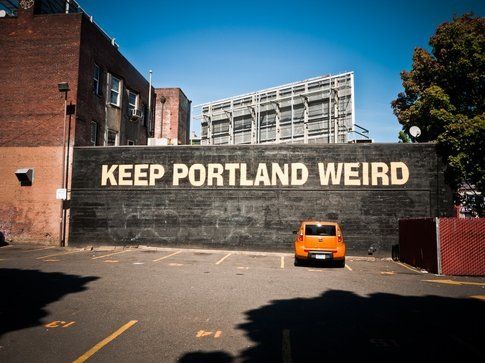 Una frase diventata simbolo di Portland: "mantieni Portland bizzarra"