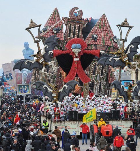 Courtesy of il Carnevale di Viareggio