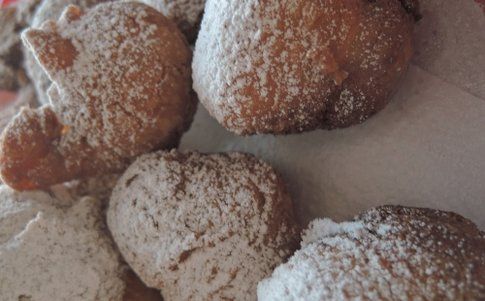 Frittelle di mele e cioccolata